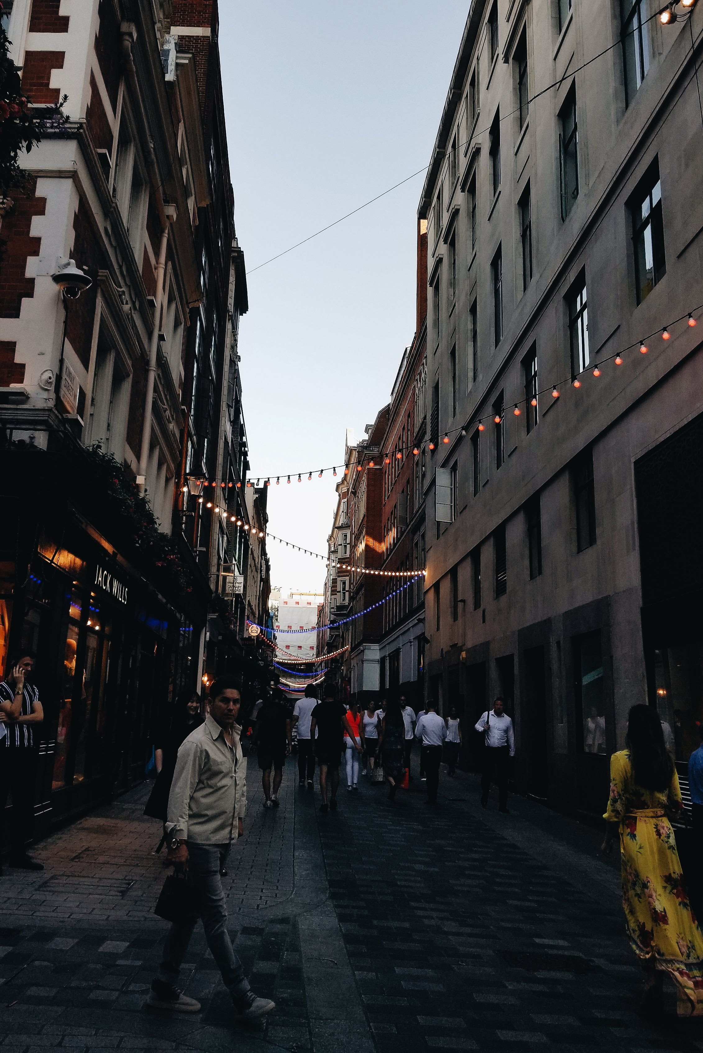 Sunset Alley - London (2018)